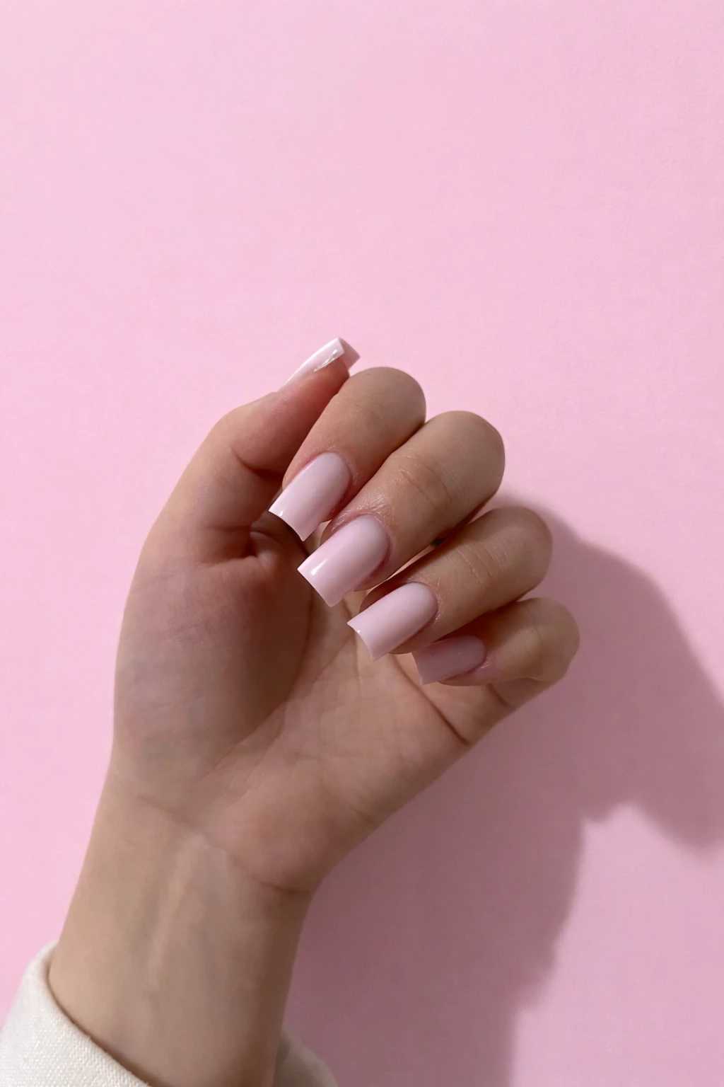 Маникюр с поднятием клюющих ногтей (архитектура)